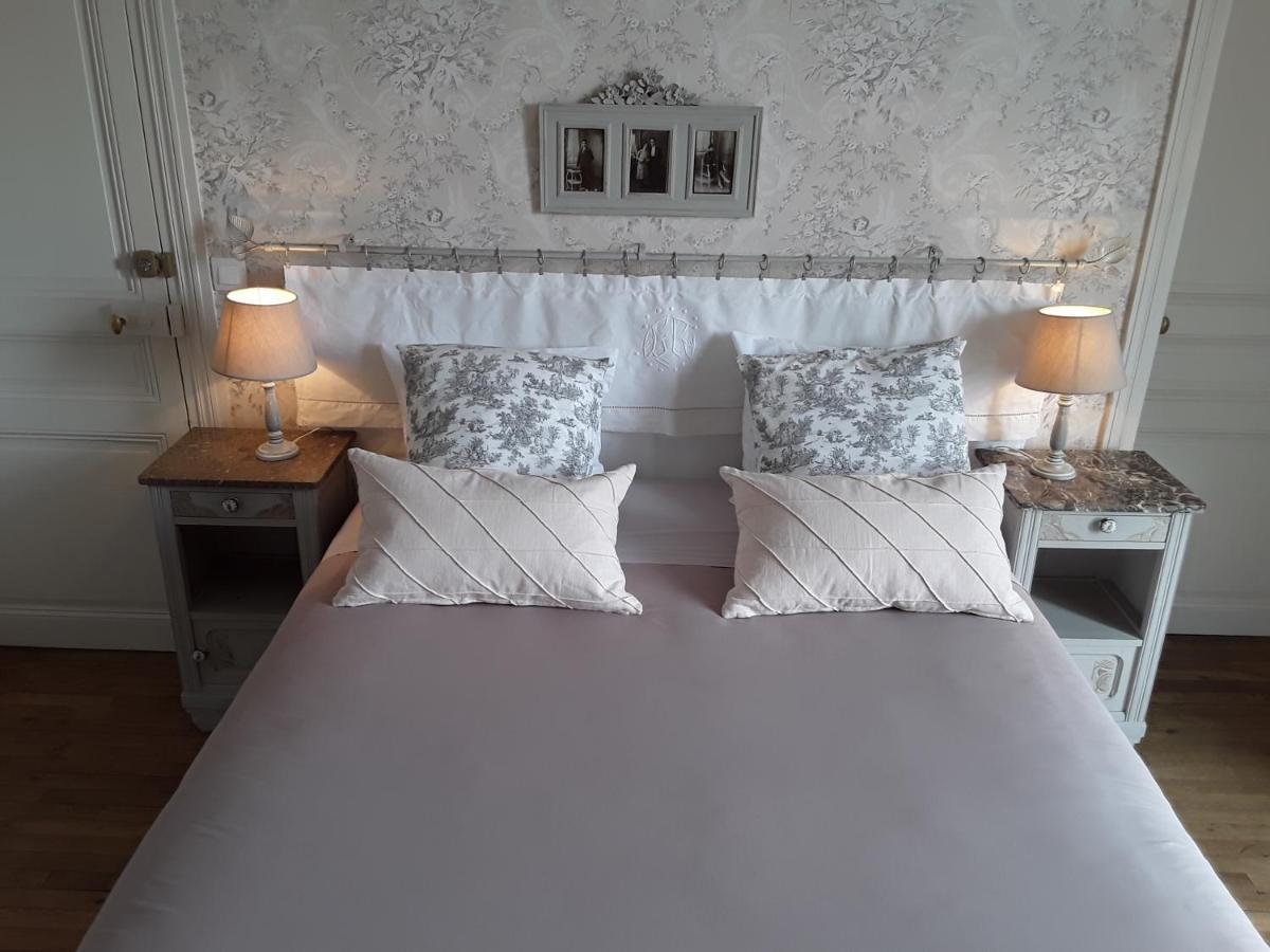 Le Manoir De Crisolles Bed & Breakfast Exterior foto