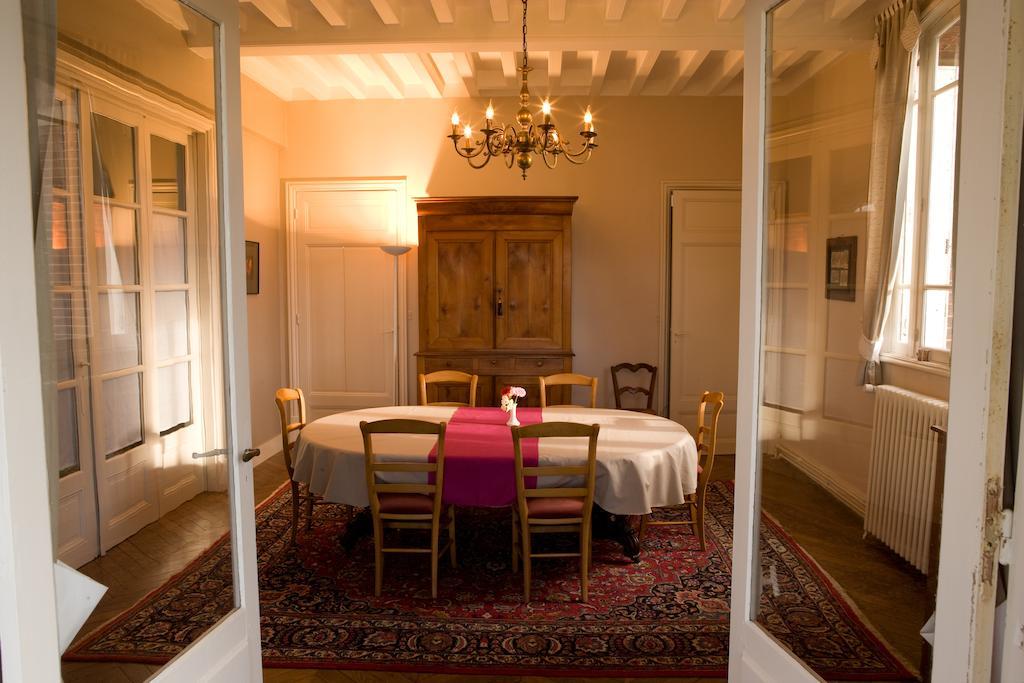 Le Manoir De Crisolles Bed & Breakfast Exterior foto