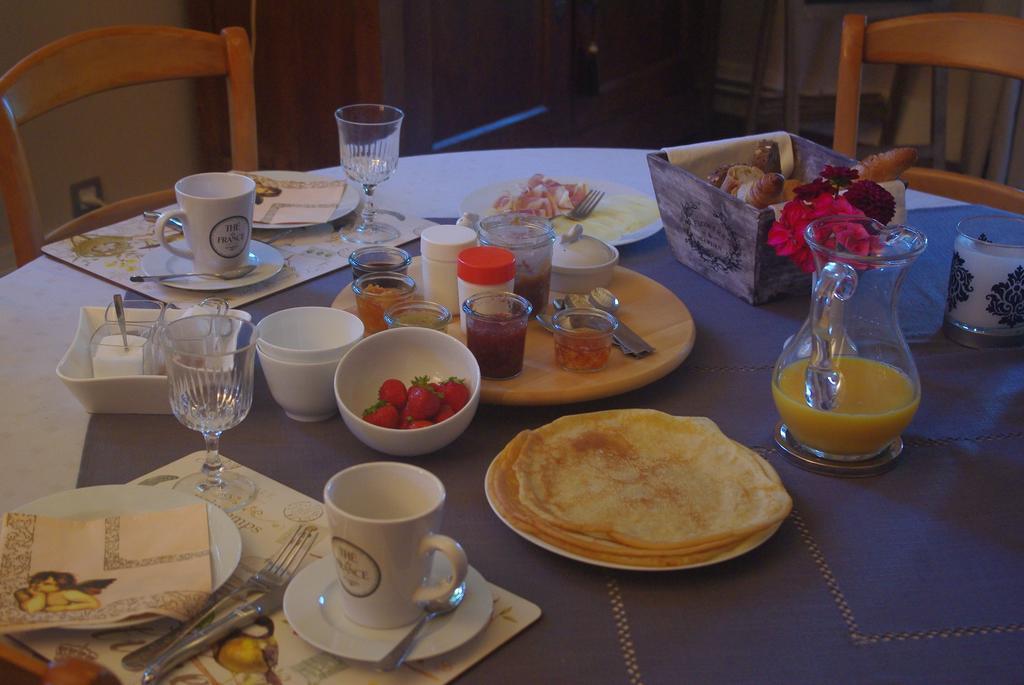 Le Manoir De Crisolles Bed & Breakfast Exterior foto