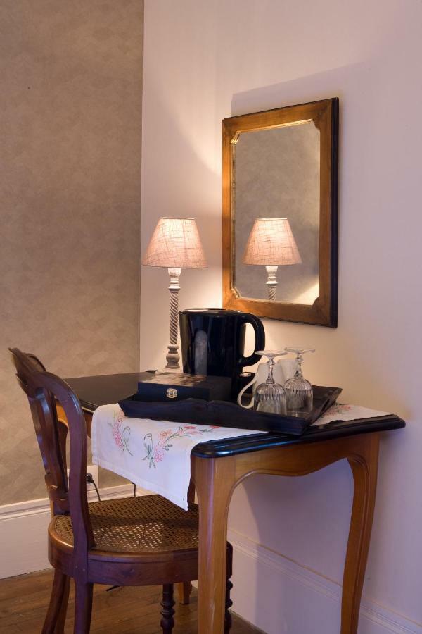 Le Manoir De Crisolles Bed & Breakfast Exterior foto