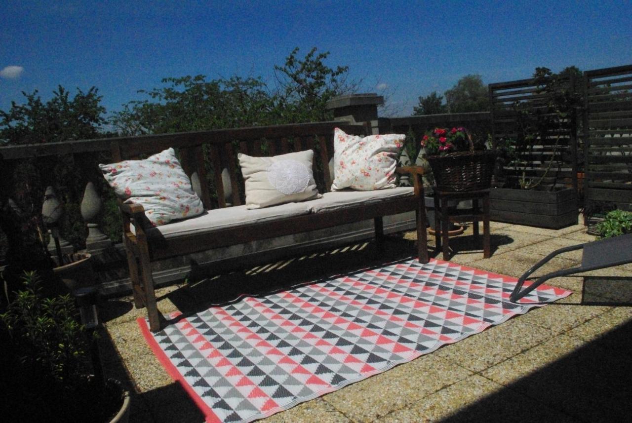 Le Manoir De Crisolles Bed & Breakfast Exterior foto